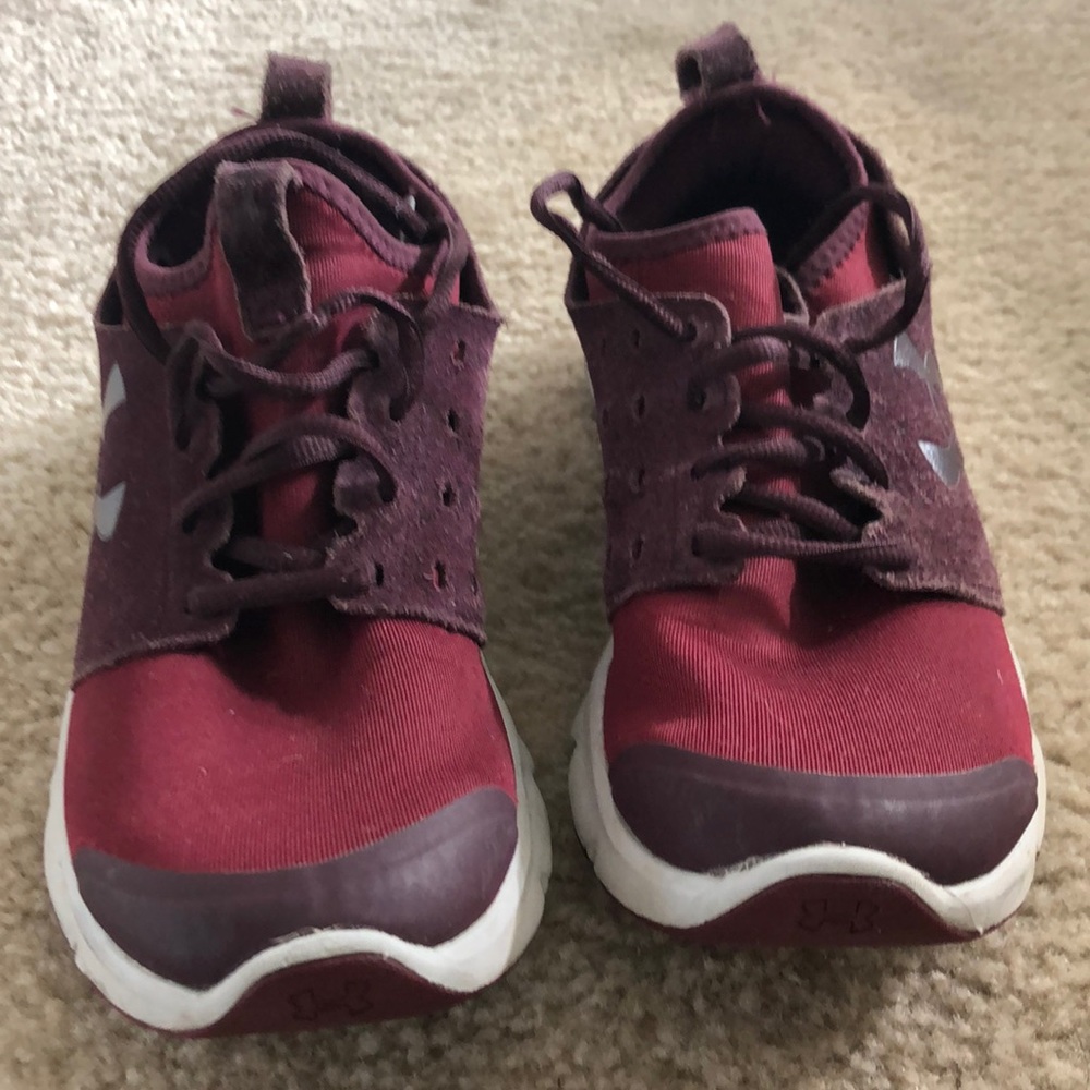 Under Armour Sneakers